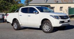 MITSUBISHI TRITON GLS – MANUAL